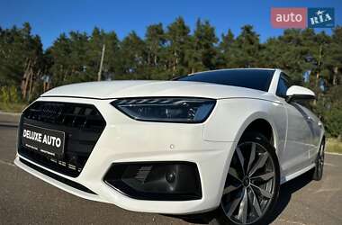 Седан Audi A4 2021 в 