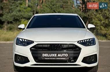 Седан Audi A4 2021 в 