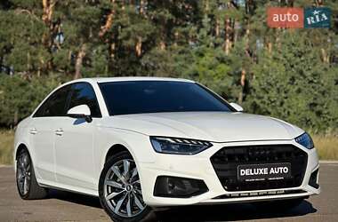 Седан Audi A4 2021 в 