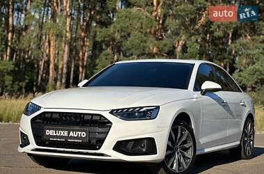 Седан Audi A4 2021 в 