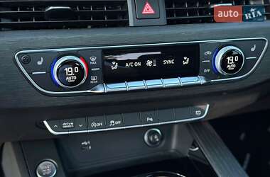 Седан Audi A4 2021 в 
