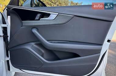 Седан Audi A4 2021 в 