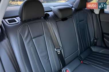 Седан Audi A4 2021 в 