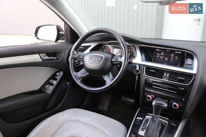 Седан Audi A4 2015 в Киеве