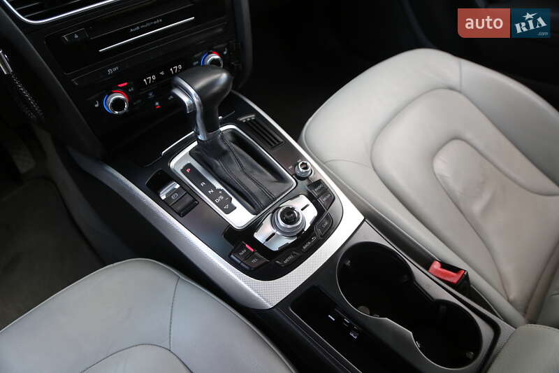 Седан Audi A4 2015 в Киеве