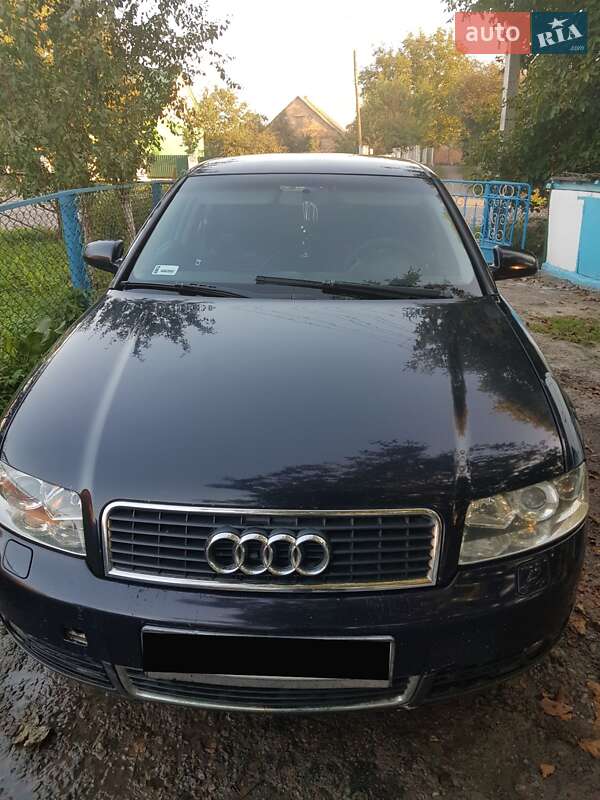 Седан Audi A4 2001 в 