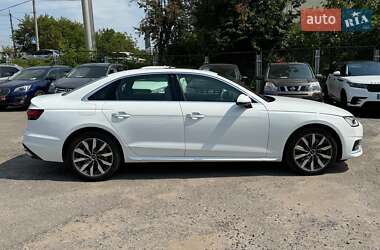 Седан Audi A4 2023 в 