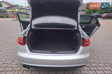 Седан Audi A4 2013 в 