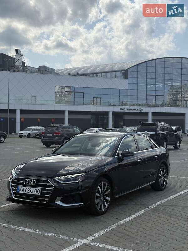 Седан Audi A4 2020 в 