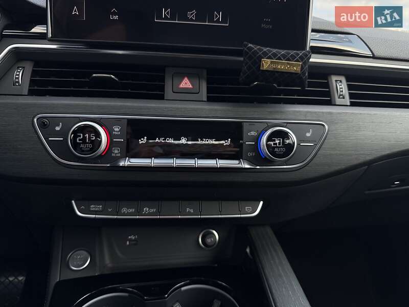 Седан Audi A4 2020 в Киеве