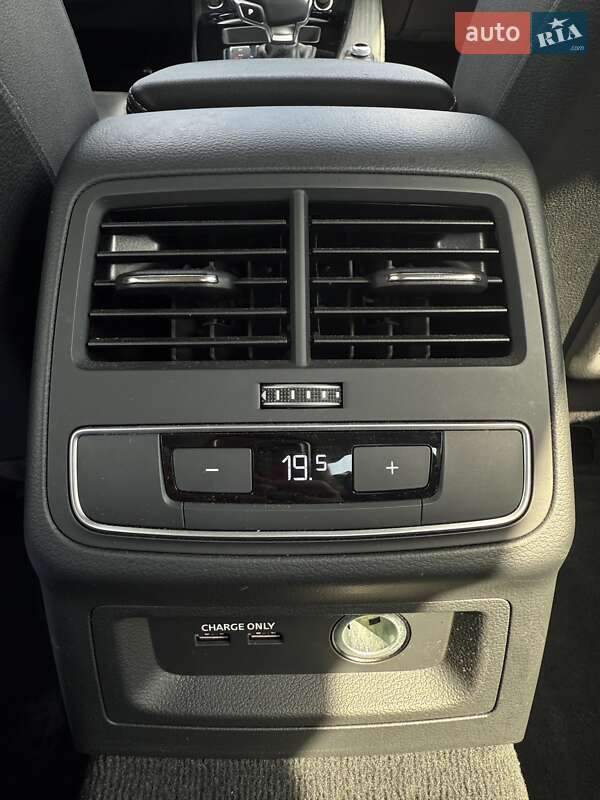 Седан Audi A4 2020 в Киеве