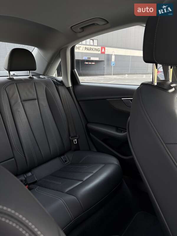 Седан Audi A4 2020 в Киеве