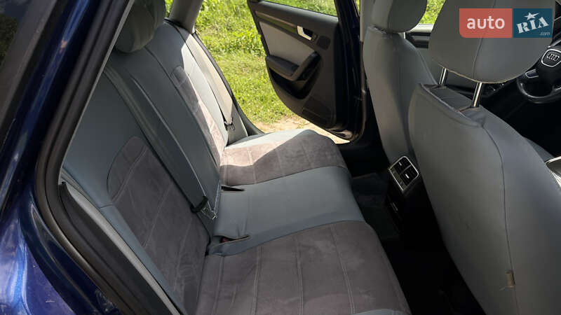 Седан Audi A4 2012 в Золочеве