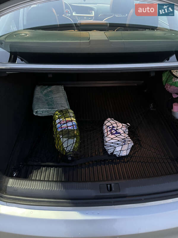 Седан Audi A4 2014 в Киеве