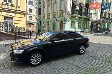 Седан Audi A4 2012 в 