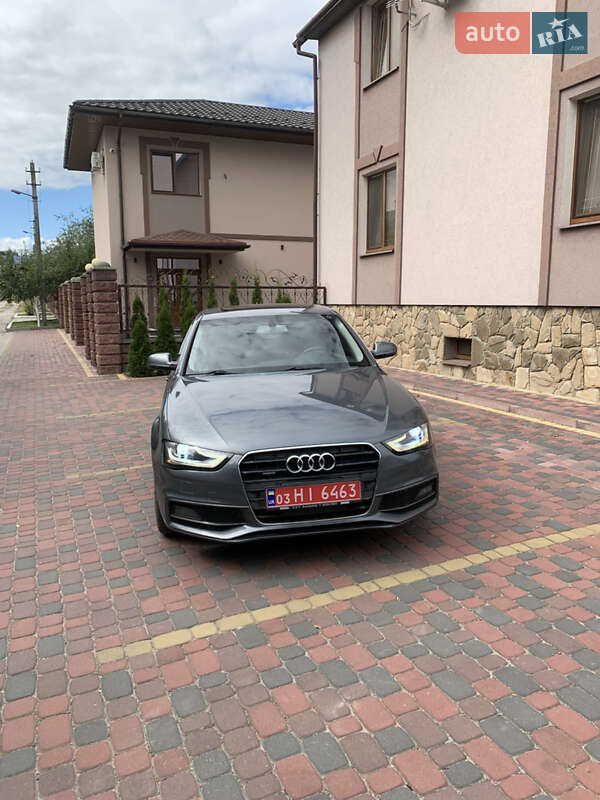 Седан Audi A4 2014 в Вараше