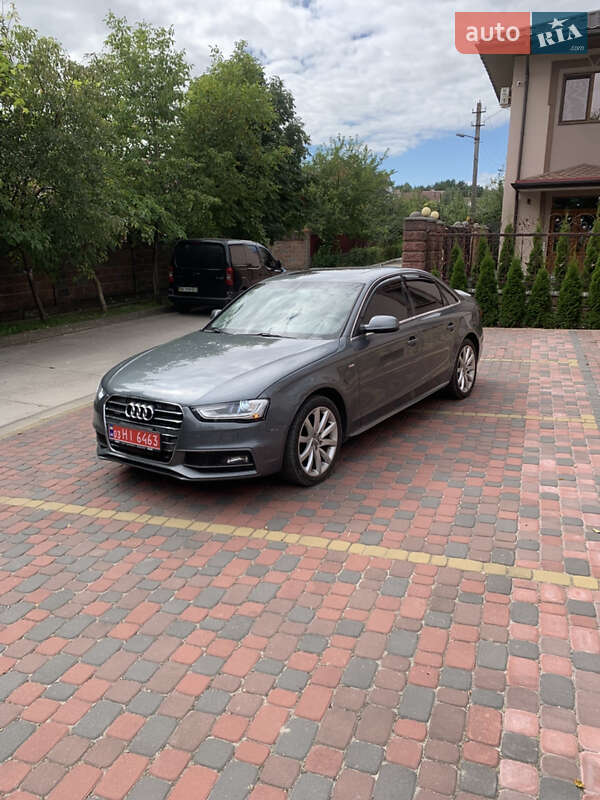Седан Audi A4 2014 в Вараше