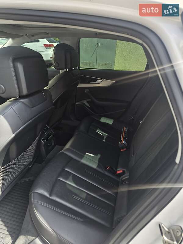 Седан Audi A4 2015 в Киеве