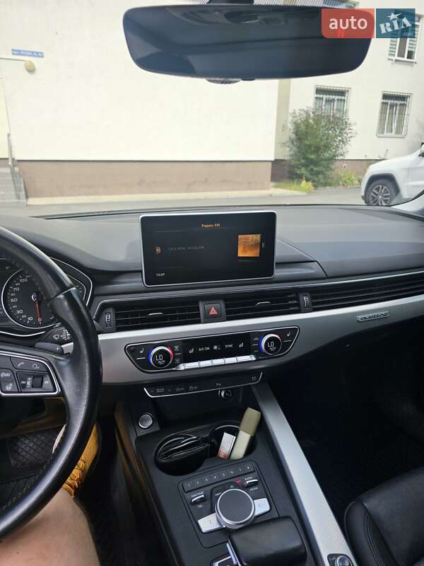 Седан Audi A4 2015 в Киеве