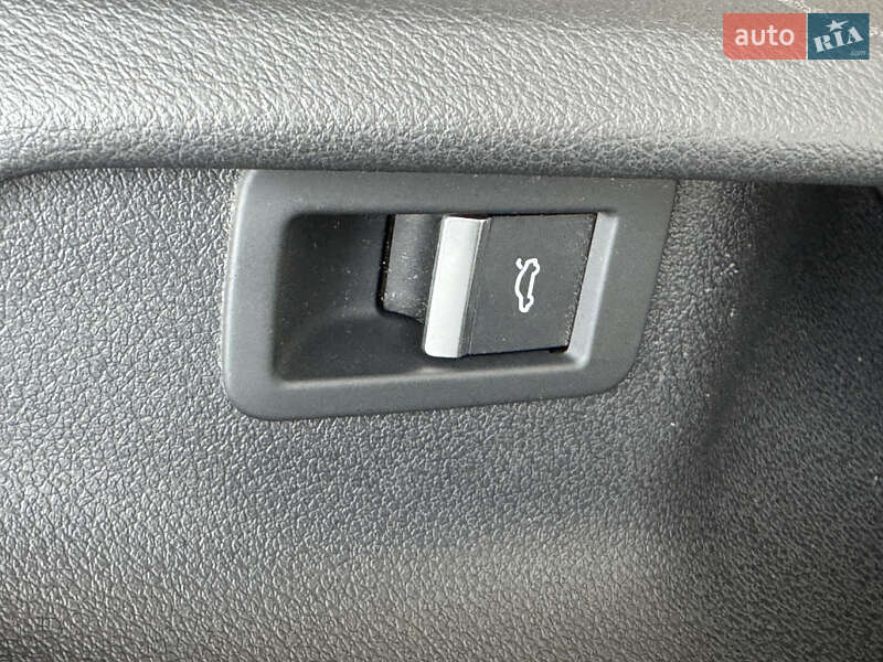 Седан Audi A4 2017 в Николаеве