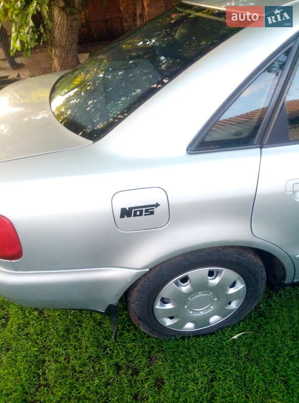 Седан Audi A4 1998 в Ярмолинцах