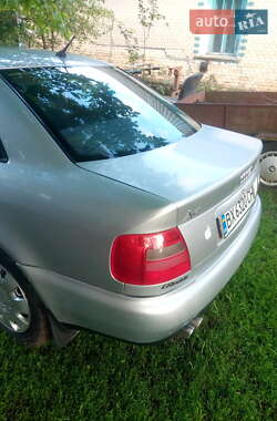 Седан Audi A4 1998 в 