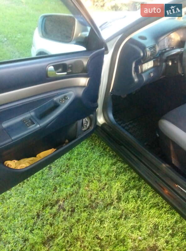 Седан Audi A4 1998 в Ярмолинцах