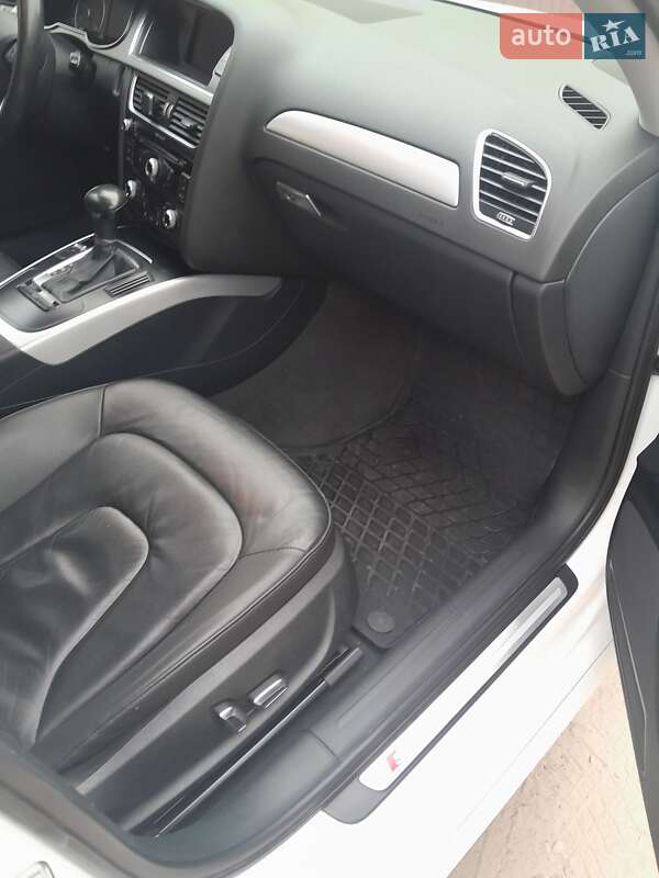 Седан Audi A4 2014 в Львове