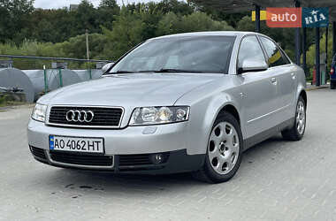 Седан Audi A4 2001 в 