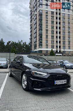 Седан Audi A4 2021 в 
