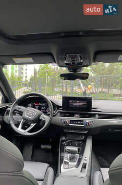 Седан Audi A4 2021 в 