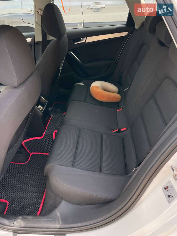 Универсал Audi A4 2010 в Вараше
