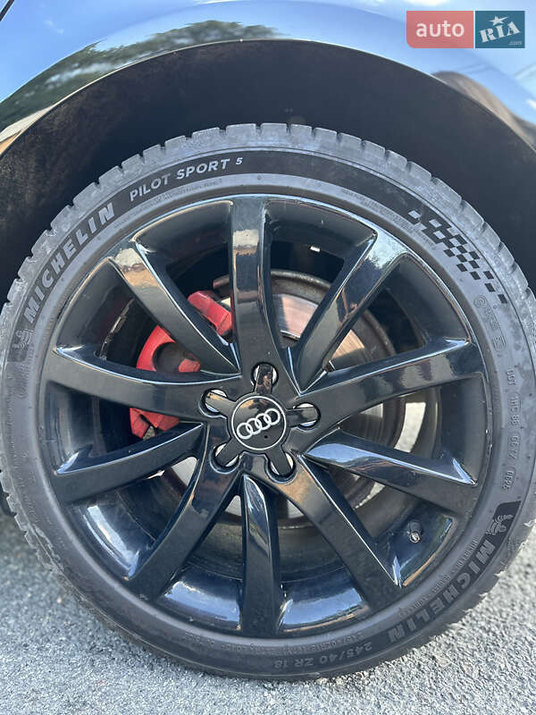 Седан Audi A4 2012 в Ивано-Франковске