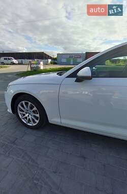 Седан Audi A4 2017 в 