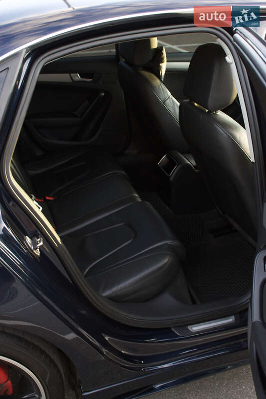 Седан Audi A4 2010 в Киеве