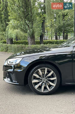 Седан Audi A4 2020 в 