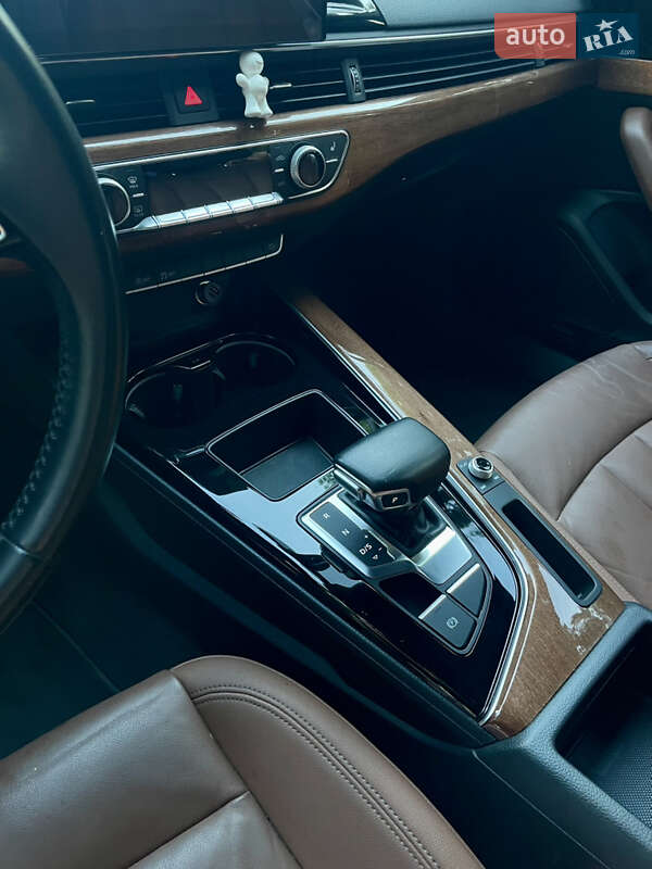 Седан Audi A4 2020 в Киеве