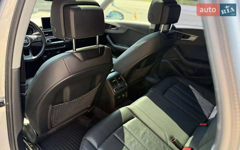 Седан Audi A4 2019 в Черновцах