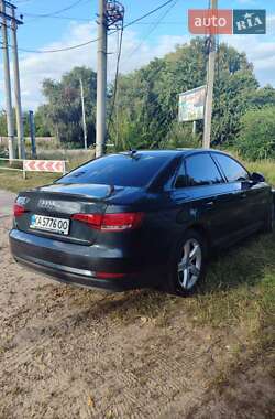 Седан Audi A4 2018 в 