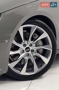 Седан Audi A4 2022 в 