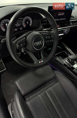 Седан Audi A4 2022 в 