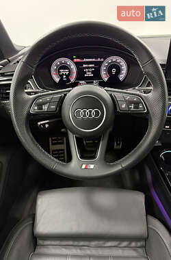 Седан Audi A4 2022 в 