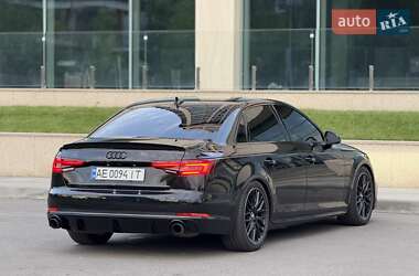 Седан Audi A4 2017 в 