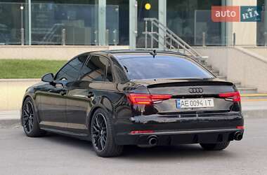 Седан Audi A4 2017 в 