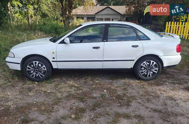 Седан Audi A4 1996 в 