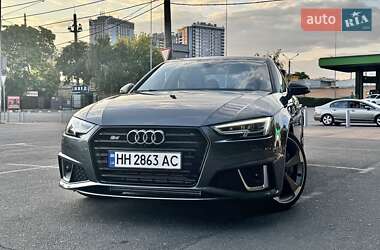 Седан Audi A4 2018 в 