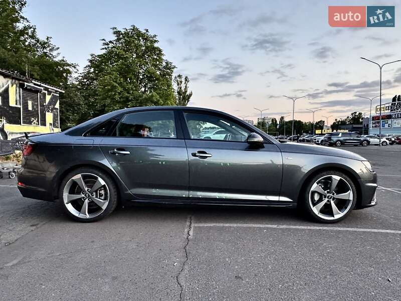 Седан Audi A4 2018 в Одессе