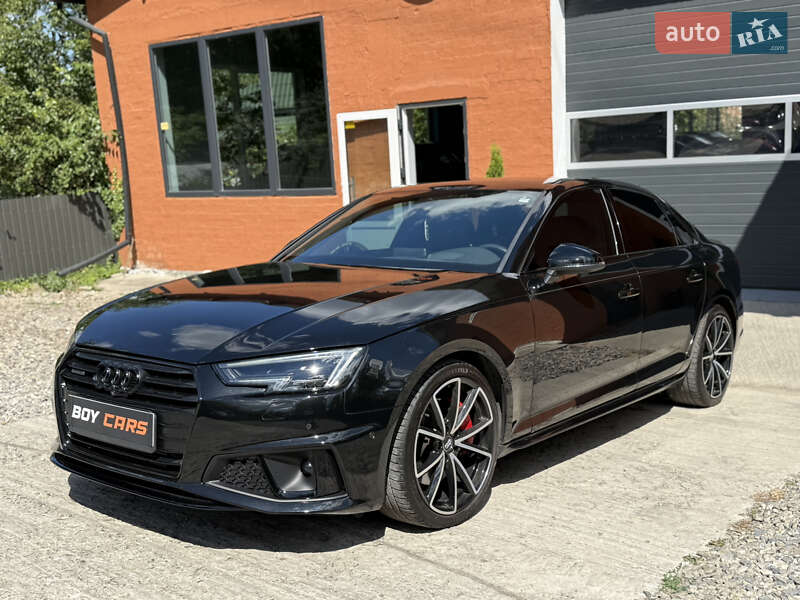 Седан Audi A4 2017 в Ивано-Франковске