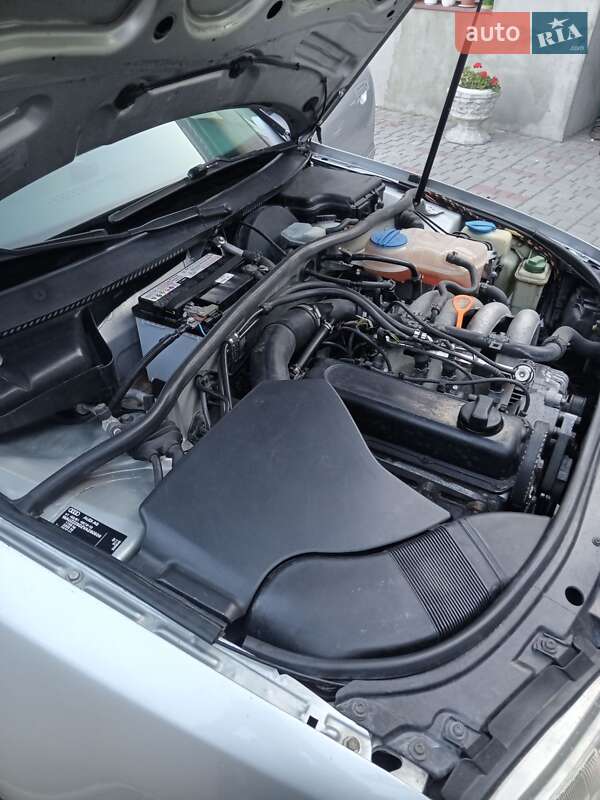 Седан Audi A4 1997 в Львове