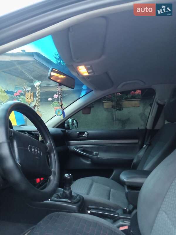 Седан Audi A4 1997 в Львове